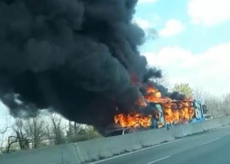 "voleva fare una strage" Appicca fuoco su bus con scolaresca, fermato autista