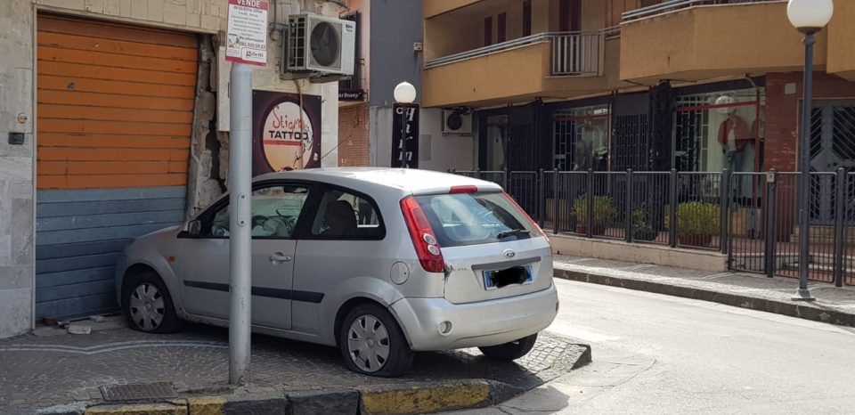 auto incidente acerra